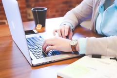 Η πολλή δουλειά αυξάνει τον κίνδυνο διαβήτη στις γυναίκες, αλλά όχι στους άνδρες