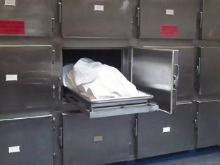 Φωτογραφία για Αποκάλυψη σοκ: Βρήκαν γυναίκα ζωντανή μέσα σε ψυγείο νεκροτομείου