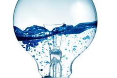 10 κόλπα για να μην ξεχνάς να πίνεις νερό