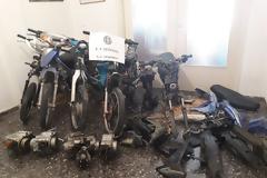 Βόρεια Εύβοια: Εξαρθρώθηκε σπείρα νεαρών που έκλεβε μηχανάκια και πωλούσε τα ανταλλακτικά τους! (ΦΩΤΟ)