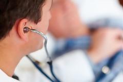 Ανύπαρκτοι οι οικογενειακοί γιατροί: Στο κενό οι εξαγγελίες του υπ. Υγείας