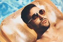 Πώς θα μαυρίσεις με ασφάλεια φέτος το καλοκαίρι