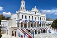 Το ΣτΕ βάζει «στοπ» στον «αποκεφαλισμό» του Ιερού Ιδρύματος Ευαγγελίστριας Τήνου