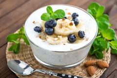 Σνακ με λιγότερες από 200 θερμίδες για να νικήσετε τις λιγούρες