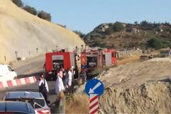 Ηράκλειο: Ο γαμπρός και η νύφη βγήκαν από το ΙΧ που άρπαξε φωτιά εν κινήσει