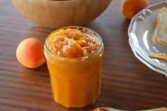 Μαρμελάδα βερύκοκο – νεκταρίνι με χυμό από ανανά, χωρίς ζάχαρη