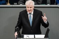 Χ. ΖΕΕΧΟΦΕΡ: ΕΛΛΑΔΑ ΚΑΙ ΙΤΑΛΙΑ ΝΑ ΠΑΡΟΥΝ ΠΙΣΩ ΟΛΟΥΣ ΤΟΥΣ ΜΕΤΑΝΑΣΤΕΣ