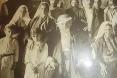 Φωτογραφία του 1920 κρύβει ένα μυστικό! Εσείς το καταλάβατε; [photo]