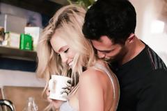 Μεγάλο ή μικρό στήθος; Τι προτιμάνε οι άντρες