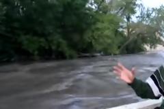 Κοπάδι τεράστιων κυπρίνων δίνει απίστευτη χαρά σε απογοητευμένους ψαράδες!