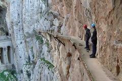 Αυτό είναι το πιο επικίνδυνο μονοπάτι στον κόσμο! Θα το διέσχιζες; [photos]