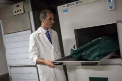 Yπατη Αρμοστεία: Eλληνας ιατροδικαστής βρίσκει τον συνδετικό κρίκο μεταξύ αγνοουμένων και των οικογενειών τους
