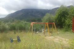 Τα αγριόχορτα «πνίγουν» την παιδική χαρά στο ΚΑΡΑΪΣΚΑΚΗ Ξηρομέρου