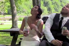 Τρόμος: Νεόνυμφοι μιλούν για την αγάπη τους - Τότε πέφτει πάνω τους ένα τεράστιο... [video]