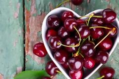 Τέσσερις λόγοι για να τρώμε κεράσια