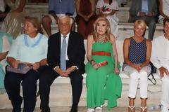 Η Νατάσα Παζαΐτη με τον γιο της στη συναυλία της Νάνας Μούσχουρη στο Ηρώδειο