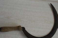 Ινδή σκότωσε με δρεπάνι τον σύζυγό της επειδή είχε... πονοκέφαλο!