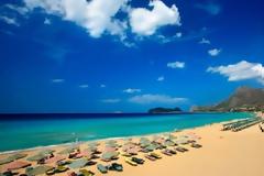 Θεά - Της φάνηκε ακριβή η ομπρέλα στα Φαλάσαρνα και δεν φαντάζεστε τι έκανε... - ΦΩΤΟ