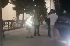 Στη Μύκονο η Πάρις Χίλτον: Τα πλούσια φολοδωρήματα και το δαχτυλίδι των 20 καρατιών