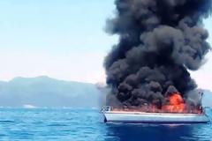 Βυθίστηκε ιστιοπλοϊκό μετά από φωτιά στο Μεγανήσι Λευκάδας! (ΑΠΙΣΤΕΥΤΕΣ ΕΙΚΟΝΕΣ)