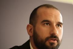 ΤΖΑΝΑΚΟΠΟΥΛΟΣ: «ΕΝΤΟΣ ΤΟΥ 2018 ΟΙ ΠΡΩΤΟΒΟΥΛΙΕΣ ΤΗΣ ΚΥΒΕΡΝΗΣΗΣ ΓΙΑ ΑΥΞΗΣΕΙΣ ΜΙΣΘΩΝ»