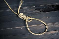 Σοκ στην Αχαΐα: 36χρονη μητέρα τριών παιδιών κρεμάστηκε σε αποθήκη