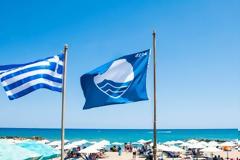 Γαλάζια σημαία 2018: Αυτές είναι οι πιο καθαρές παραλίες της Αττικής για να κολυμπήσετε