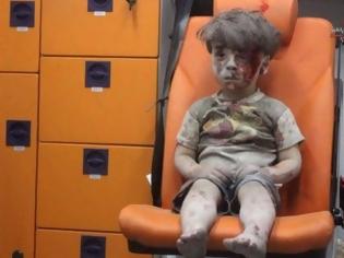 Φωτογραφία για Θυμάστε τον μικρούλη από τη Συρία που είχε συγκλονίσει τον πλανήτη; Δείτε πως είναι σήμερα και θα δακρύσετε… [photo]