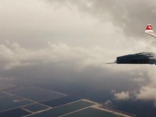 Φωτογραφία για Επιβάτης πτήσης καταγράφει τεράστιο UFO πάνω από τη Γερμανία και δίπλα στο φτερό [video]