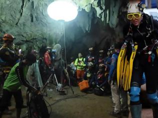 Φωτογραφία για Έσωσαν και όγδοο παιδί από το σπήλαιο της Ταϊλάνδης