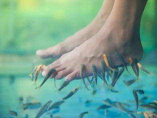 Φωτογραφία για Νεαρή από τη Βρετανία έχασε τα νύχια των ποδιών της από το fish pedicure