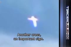 ΣΟΚΑΡΙΣΤΙΚΟ ΒΙΝΤΕΟ! Περίεργη οντότητα μετατρέπεται σε σταυρό πάνω από την Κριμαία [video]