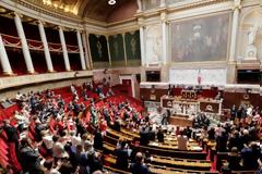 Γαλλία: Η Εθνοσυνέλευση αποφάσισε τη διαγραφή της λέξης «φυλή» από το Σύνταγμα