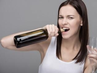 Φωτογραφία για Πέντε τρόποι να ανοίξεις το κρασί χωρίς ανοιχτήρι [video]