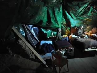 Φωτογραφία για Απίστευτο: 2 γυναίκες ζουν σε... σπηλιά λόγω σπάνιας αρρώστιας [photos]