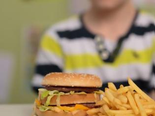 Φωτογραφία για Πώς επηρεάζει το fast food την υγεία των παιδιών μας;