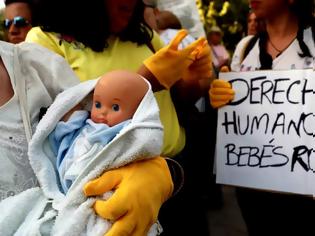 Φωτογραφία για Τα «κλεμμένα μωρά» της Ισπανίας