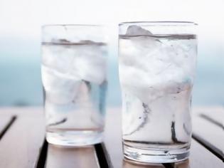 Φωτογραφία για Πώς βοηθάει το παγωμένο νερό τη δίαιτα