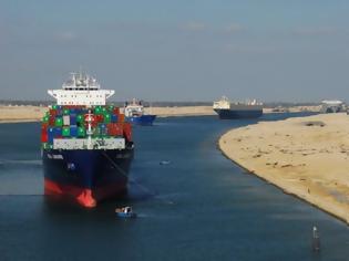 Φωτογραφία για Καραμπόλα πλοίων στη διώρυγα του Σουέζ