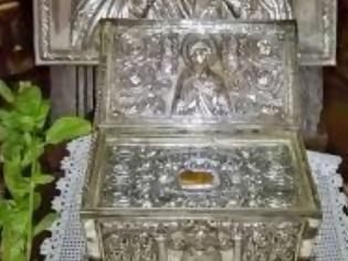 Φωτογραφία για Πάτρα: 64χρονη χωρίς ιερό και όσιο έκλεψε τμήματα από το Ιερό Λείψανο της Αγίας Μαρίνας