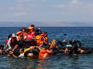 Φωτογραφία για Τραγωδία στα Κατεχόμενα: Βυθίστηκε πλοιάριο με 150 πρόσφυγες - Τουλάχιστον 19 νεκροί