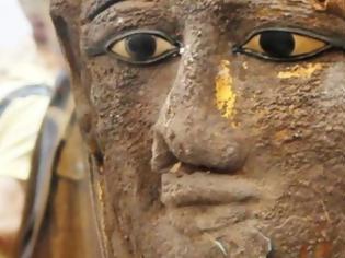 Φωτογραφία για Αίγυπτος: Βρέθηκε σπάνια επιχρυσωμένη μάσκα μούμιας με άρωμα... Ελλάδας