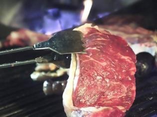 Φωτογραφία για Κρέας: Σε τι θερμοκρασία ψησίματος πρέπει να φτάνει για να είναι ασφαλές [video]
