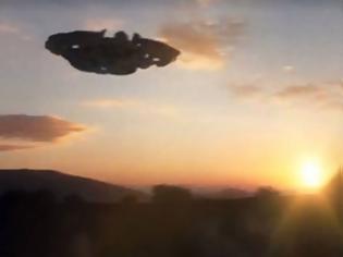 Φωτογραφία για Απίστευτη αποκάλυψη: Έτσι φτιάχνονται τα βίντεο με UFO... [video]