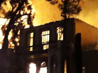 Φωτογραφία για Πολεμικό Μουσείο: Καταστράφηκε το ιστορικό κτήριο – σύμβολο στα Χανιά [photos+video]