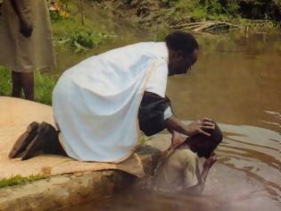 Φωτογραφία για Μοναχός Δαμασκηνός Γρηγοριάτης - Οι βαπτίσεις στην Ιεραποστολή του Κογκό