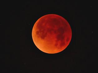 Φωτογραφία για Έρχεται το «ματωμένο φεγγάρι» και θα είναι η μεγαλύτερη ολική έκλειψη Σελήνης του 21ου αιώνα