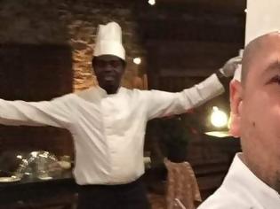 Φωτογραφία για Σοκ με τον σεφ που λίγο πριν καεί ο ίδιος και όλη του οικογένεια, πόσταρε live βίντεο τη φωτιά στο Μάτι