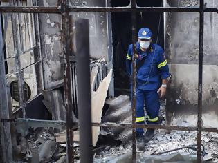 Φωτογραφία για Ιατροδικαστές για τα θύματα της πυρκαγιάς: «Δεν έχουμε ξαναδεί κάτι τέτοιο! Οι μισοί είναι απανθρακωμένοι και οι υπόλοιποι πνιγμένοι»! (ΒΙΝΤΕΟ)