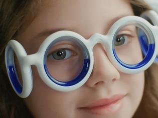 Φωτογραφία για Seetroën: Ένα ιδιαίτερο ζευγάρι γυαλιά που καταπολεμούν τη ναυτία στο αυτοκίνητο [video]